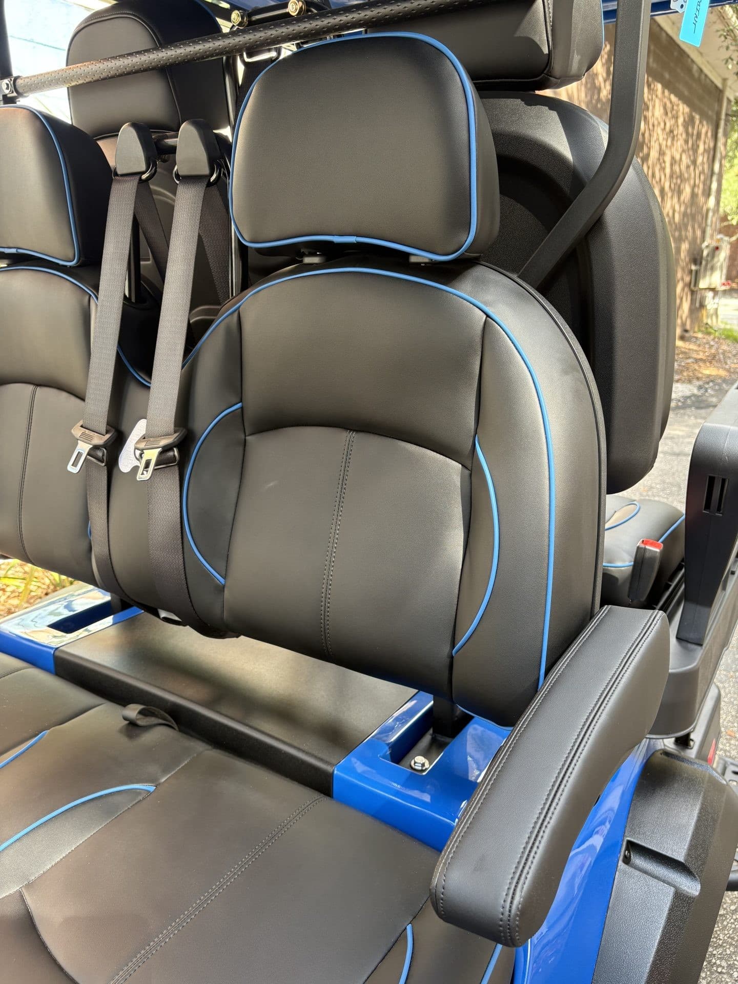 ActiveV Pulse 4 Lifted golf cart, view 3 | Ergon Golf Carts