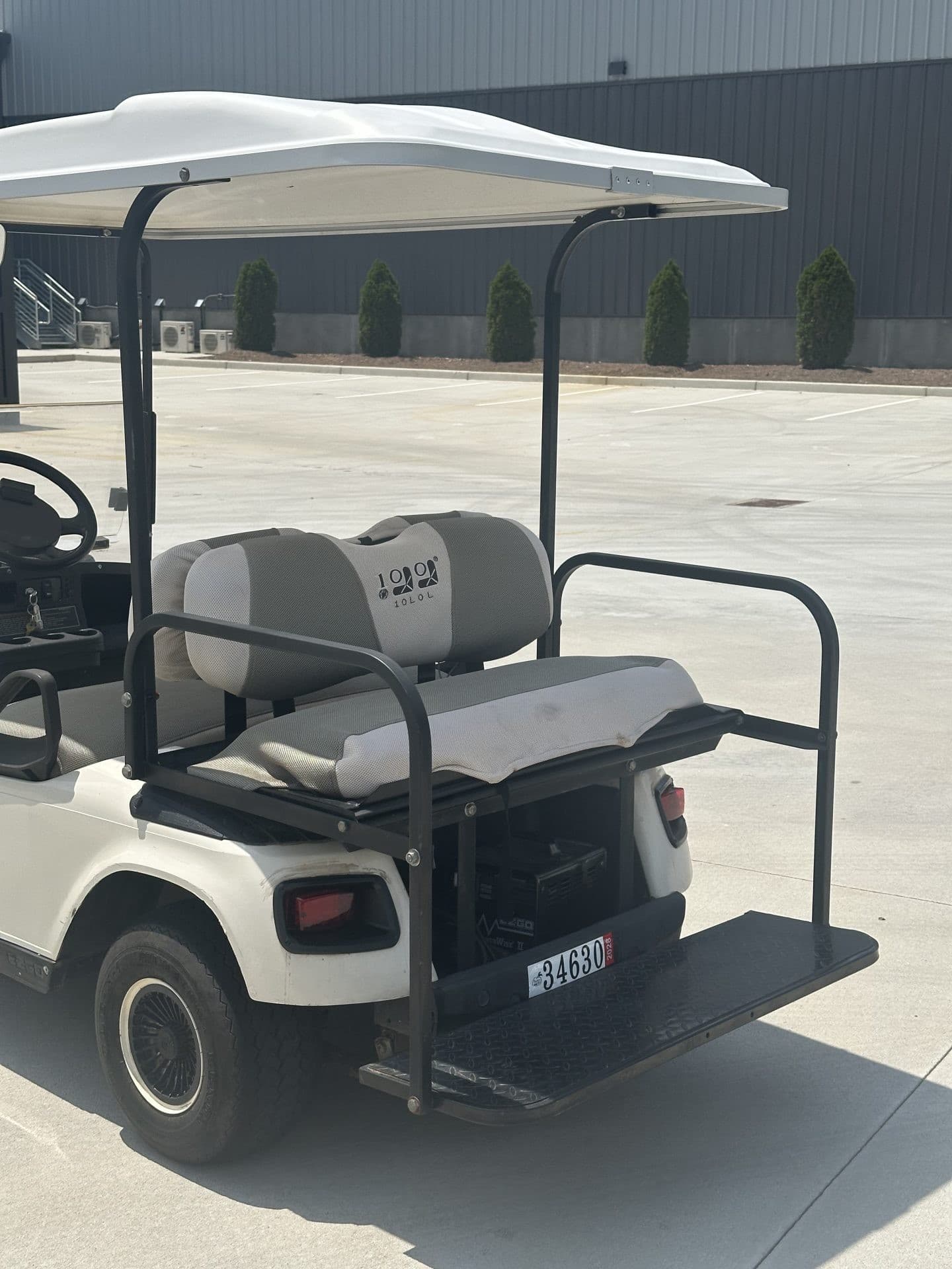 E-Z-GO TXT golf cart, view 3 | Ergon Golf Carts