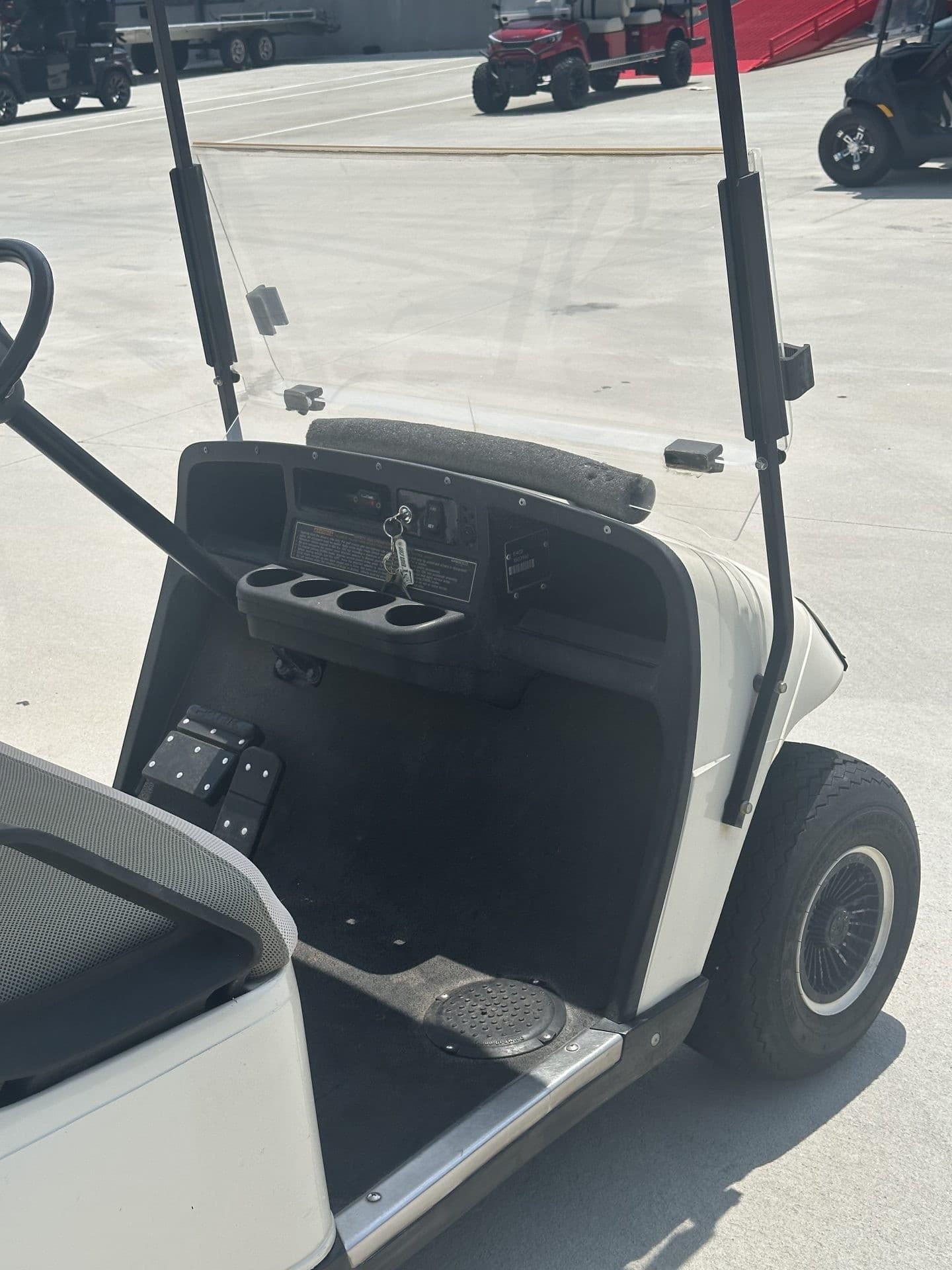 E-Z-GO TXT golf cart, view 4 | Ergon Golf Carts
