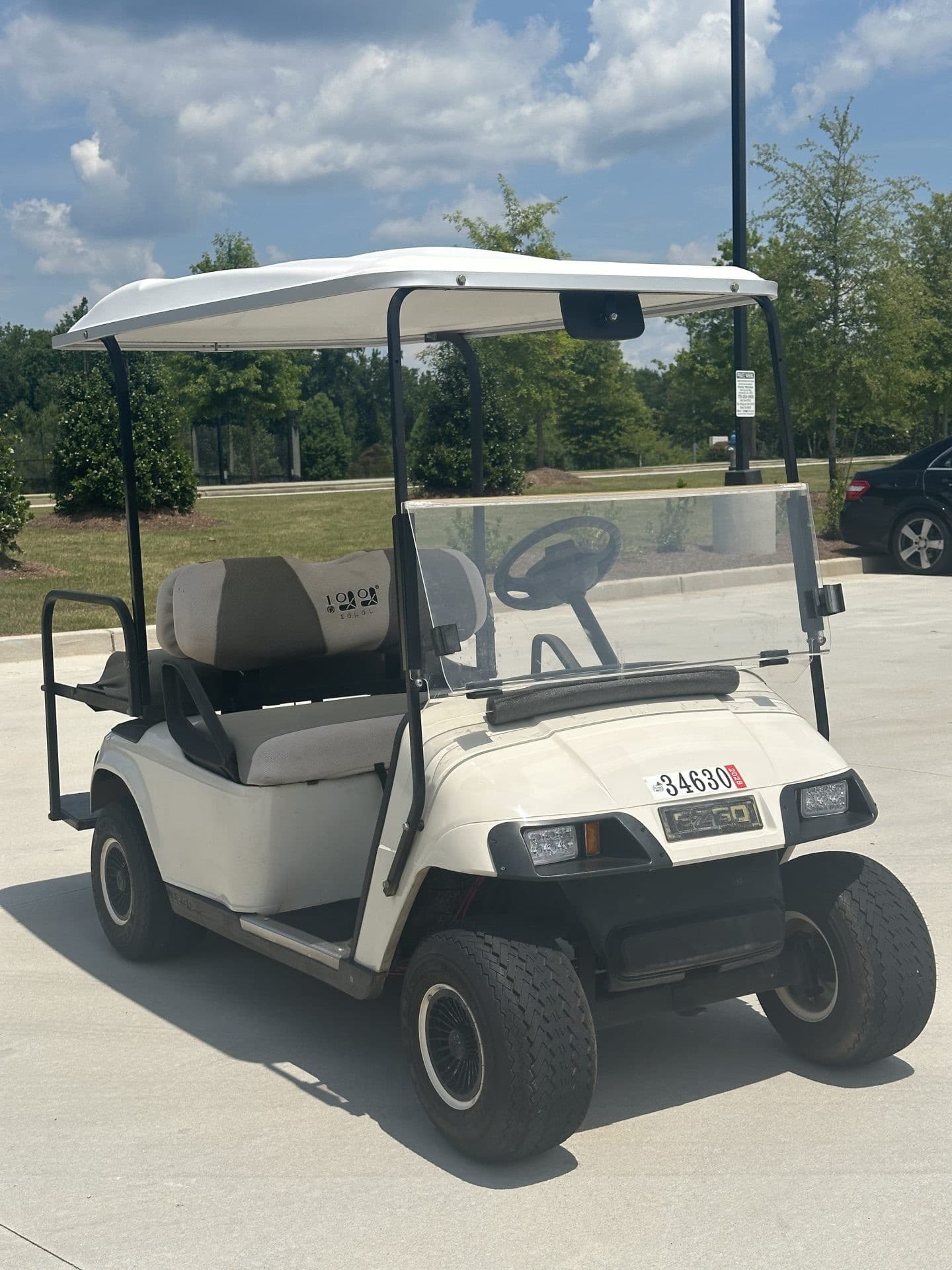 E-Z-GO TXT golf cart, view 5 | Ergon Golf Carts