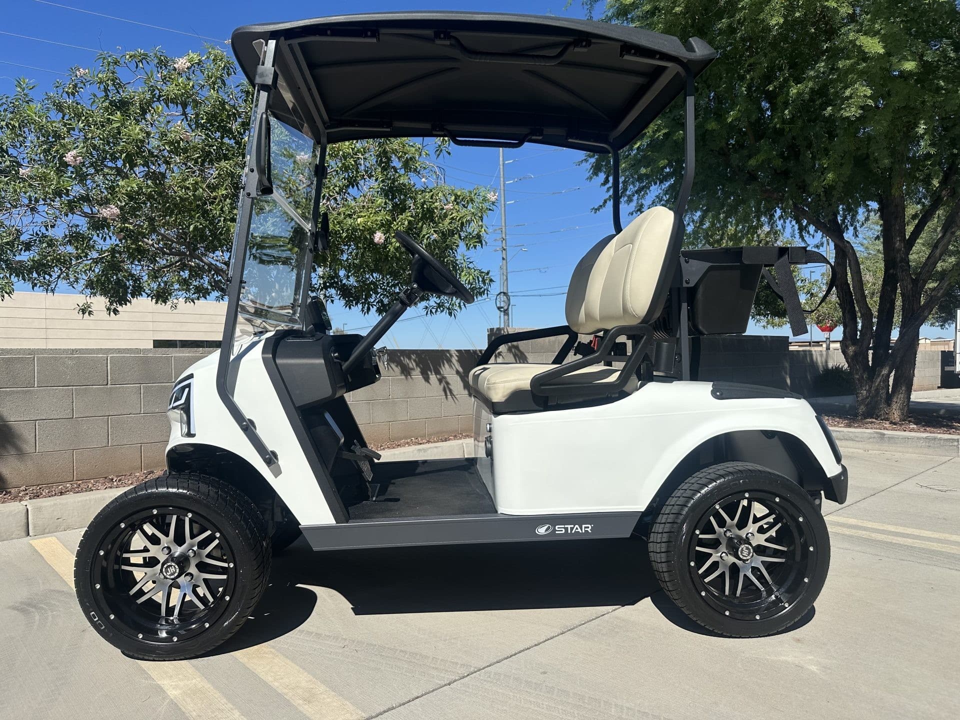 Star EV J Model golf cart, view 2 | Ergon Golf Carts
