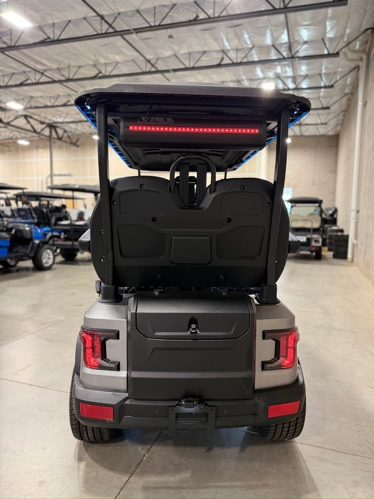 Star EV LEO golf cart, view 4 | Ergon Golf Carts