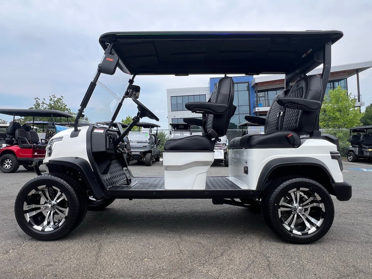 Star EV Sirius golf cart, view 3 | Ergon Golf Carts