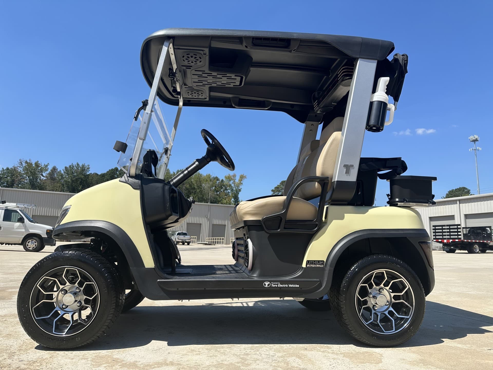 Tara Fleet golf cart, view 3 | Ergon Golf Carts